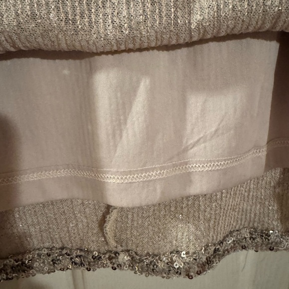 Cable & Gauge Silver Sequin Short Sleeve Top Size Medium - NWOT Never Worn! - Picture 5 of 7